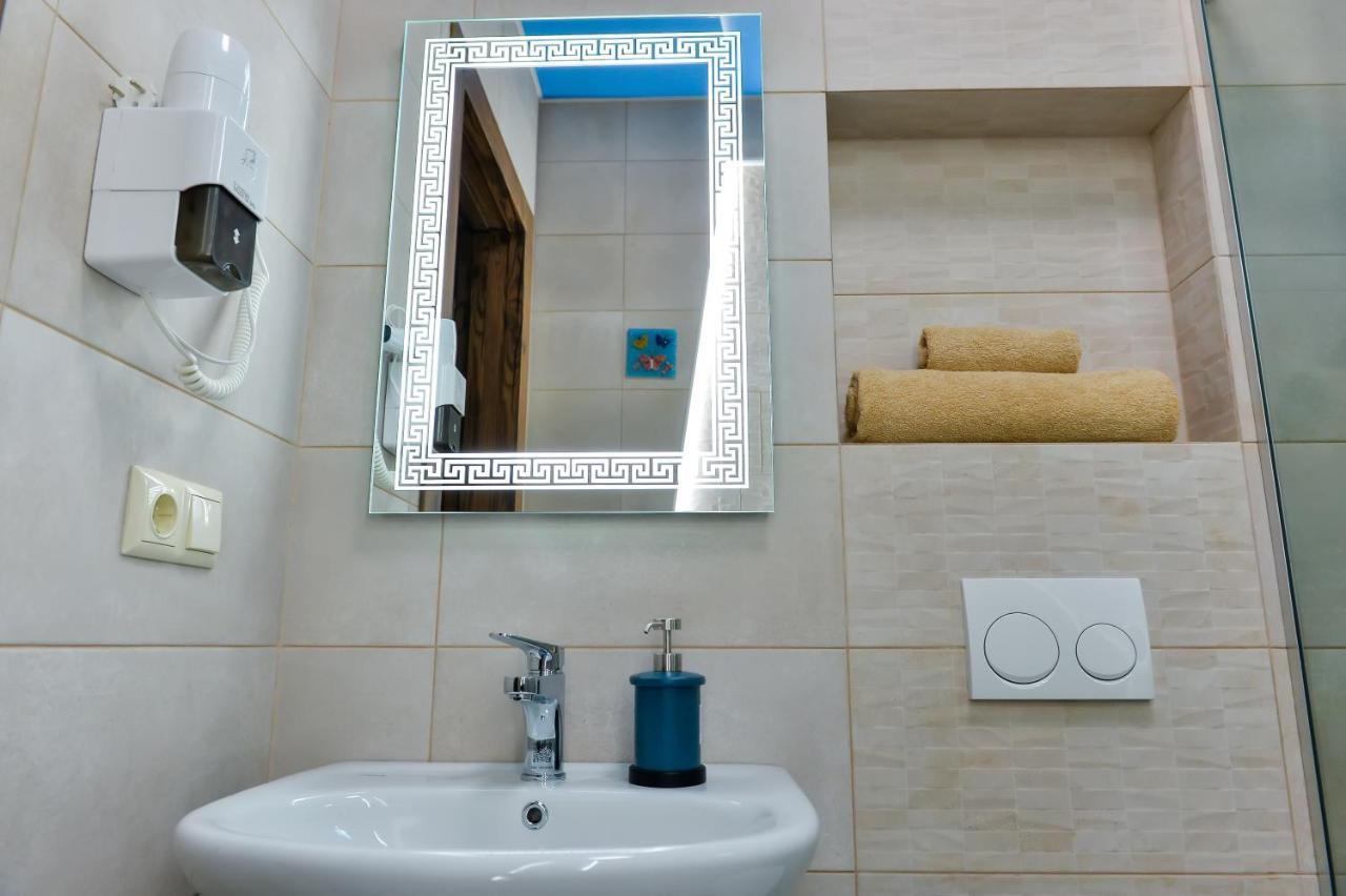 Lions Apartment Урекі Екстер'єр фото