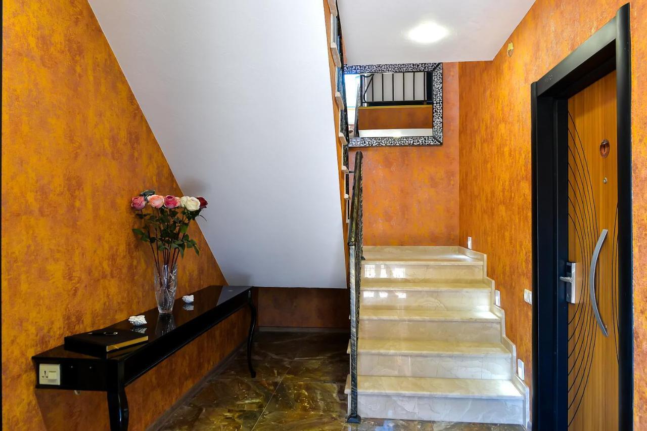Lions Apartment Урекі Екстер'єр фото
