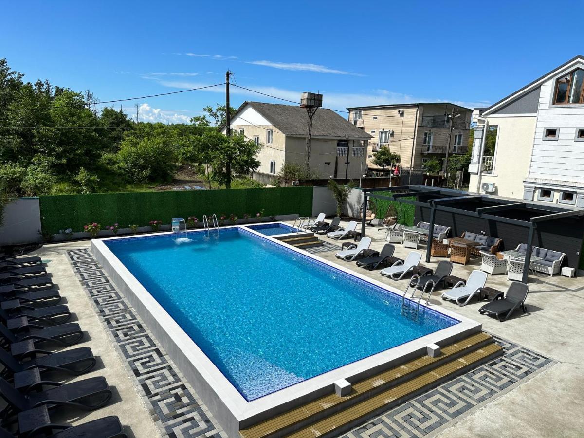 Lions Apartment Урекі Екстер'єр фото